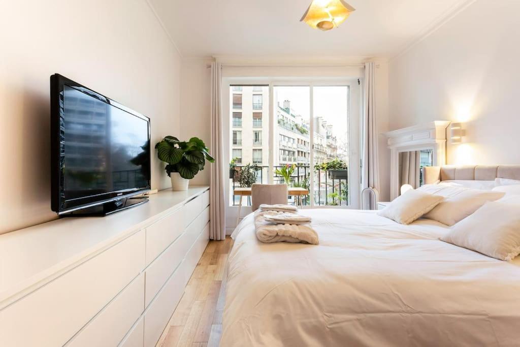 Appartement Maison Josephine Stunning Champs-elysees 3 Bedrooms