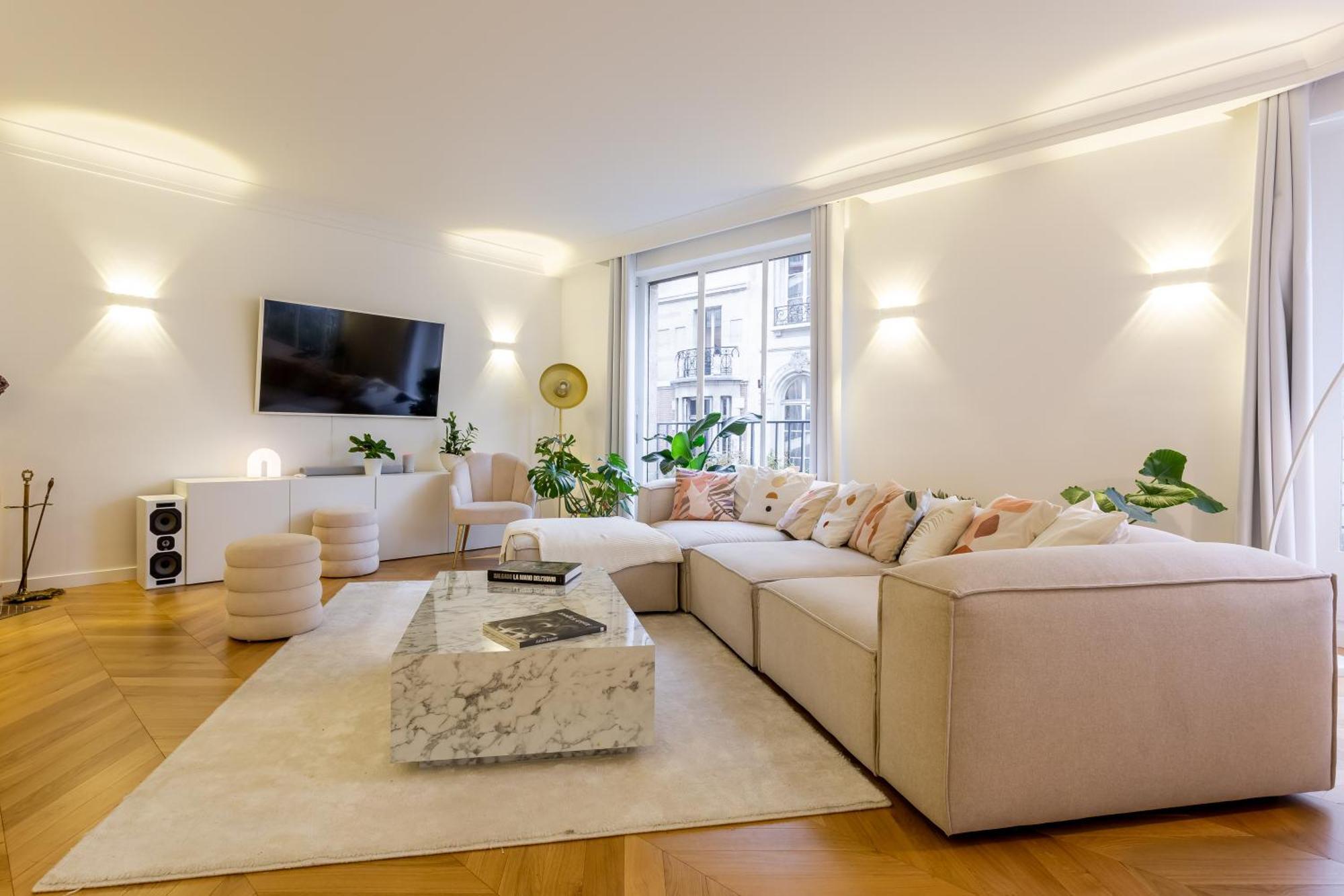 Appartement Maison Josephine Stunning Champs-elysees 3 Bedrooms